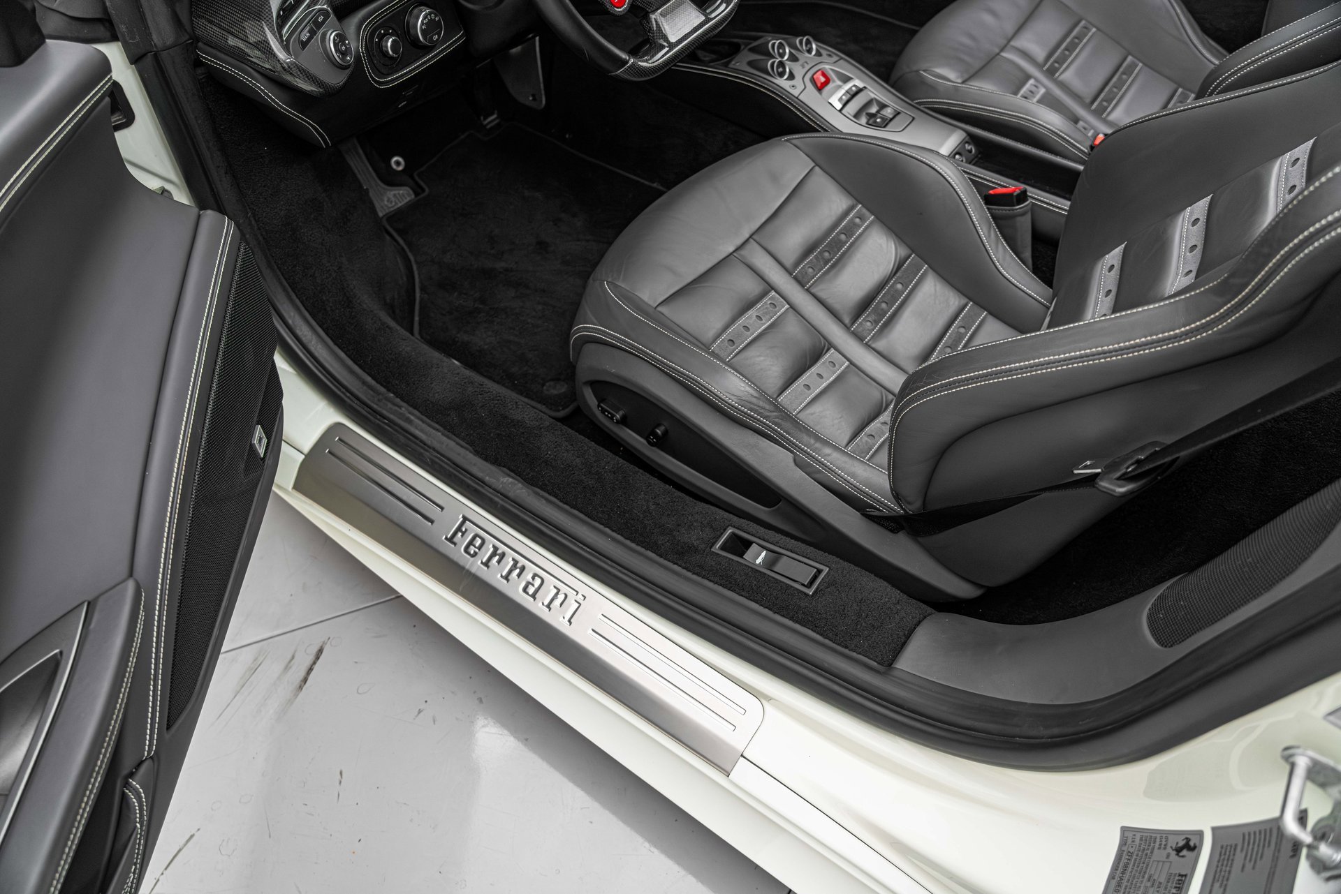 Certified 2014 Ferrari 458 Spider image 34