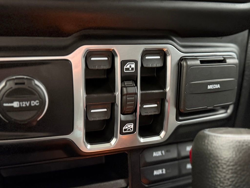 Used 2023 Jeep Gladiator Willys image 16