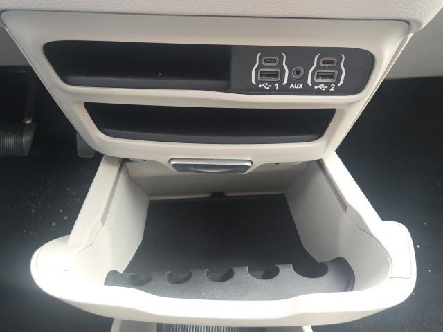 Used 2023 Chrysler Pacifica Touring-L FWD image 37