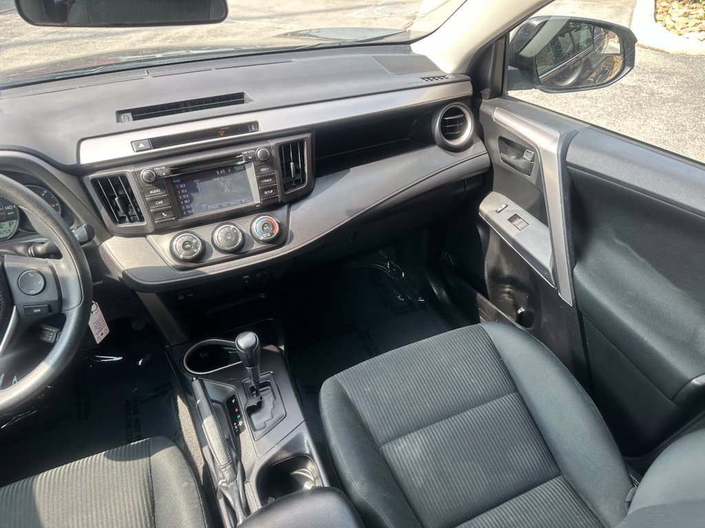 Used 2016 Toyota RAV4 LE AWD/4WD image 30
