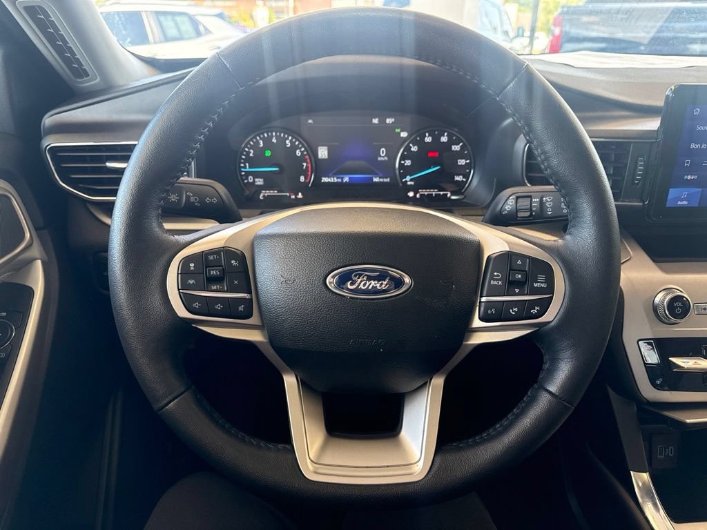 Used 2024 Ford Explorer XLT w/ Equipment Group 202A AWD/4WD image 18
