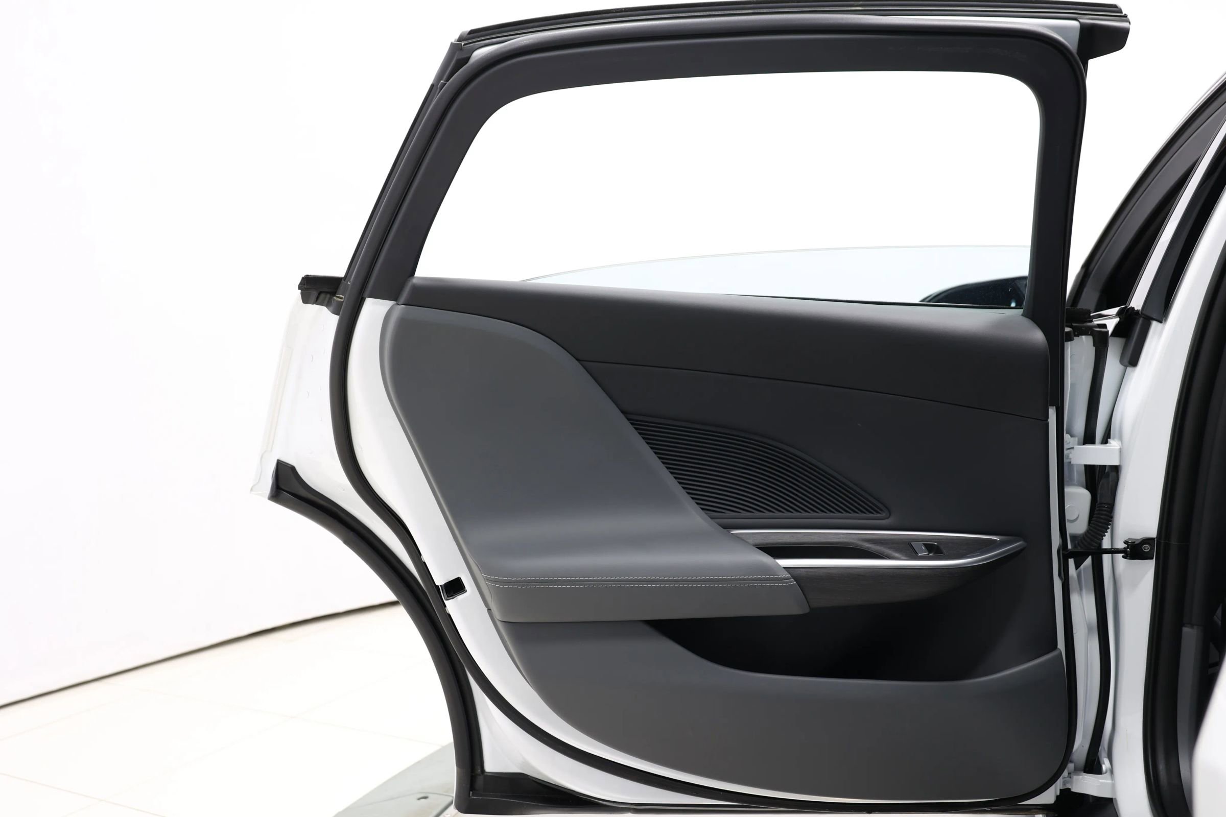 Used 2023 Lucid Air Grand Touring image 45