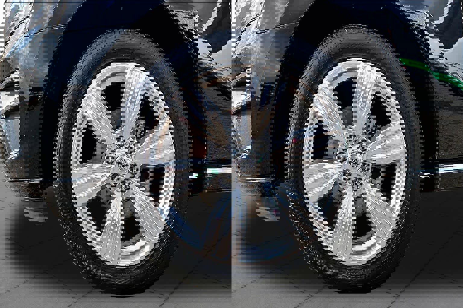 Used 2023 Ford Expedition Platinum image 11