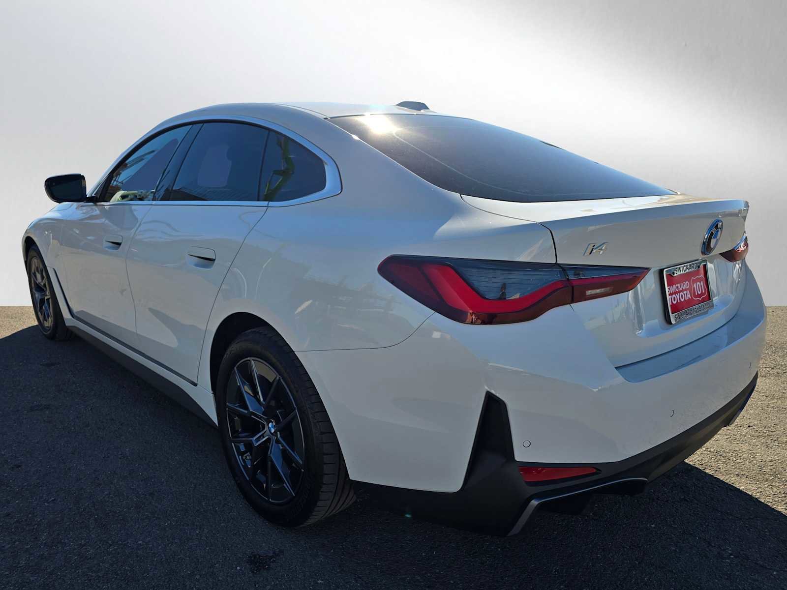 Used 2025 BMW i4 eDrive40 image 5