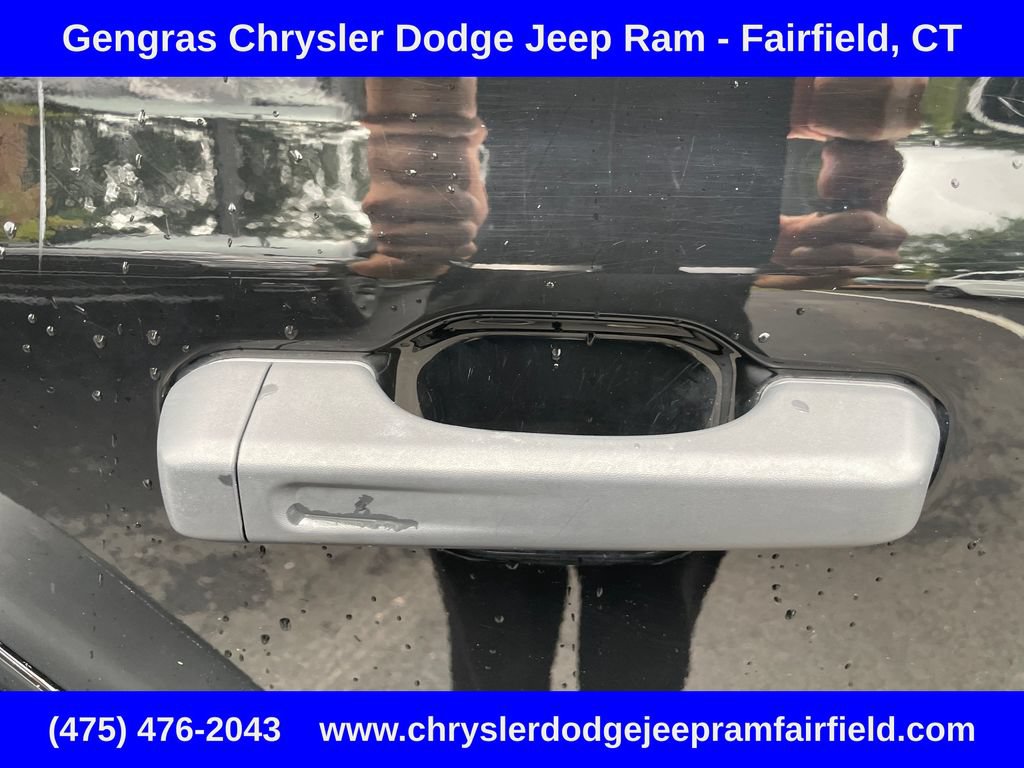 Used 2024 Jeep Wrangler Unlimited AWD/4WD image 23