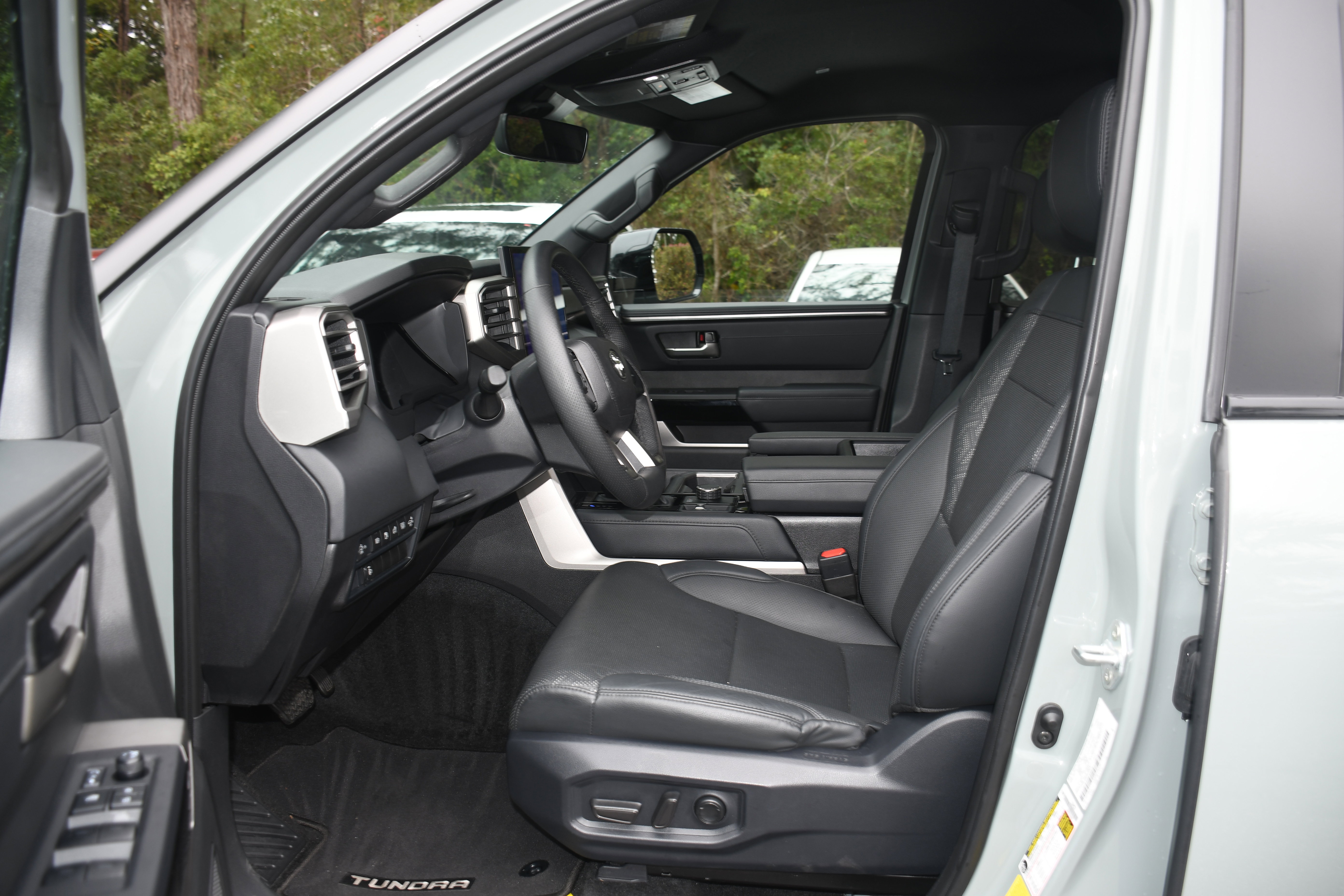 Used 2025 Toyota Tundra Limited image 7