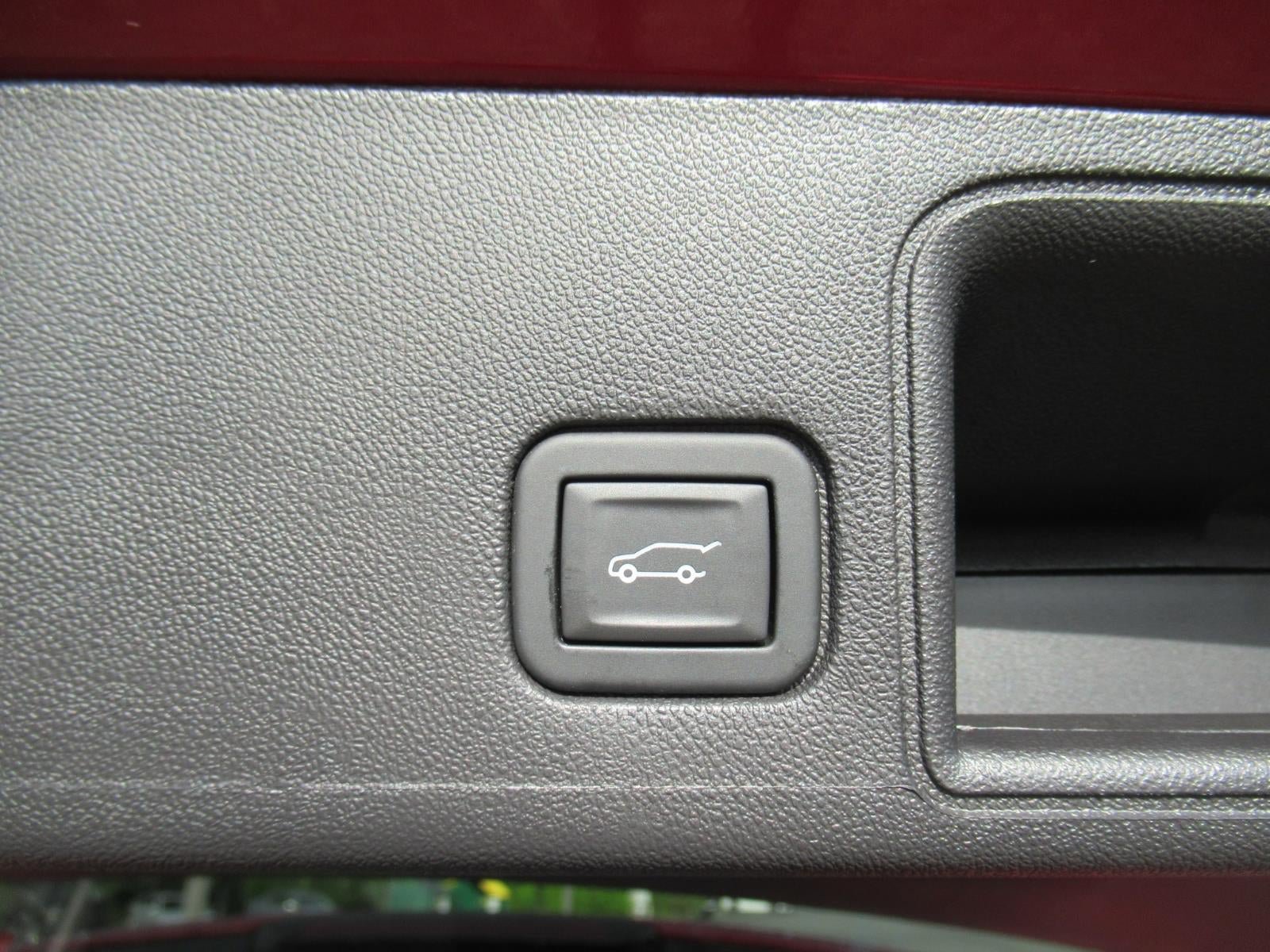 Used 2024 GMC Terrain Denali w/ Denali Premium Package AWD/4WD image 33