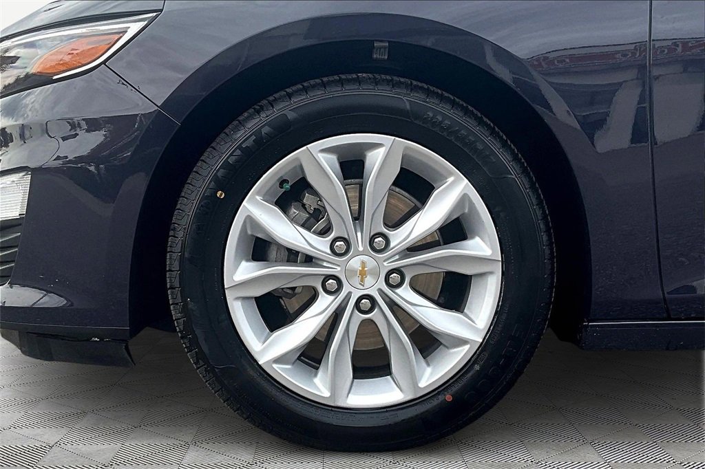 Used 2025 Chevrolet Malibu LT image 9
