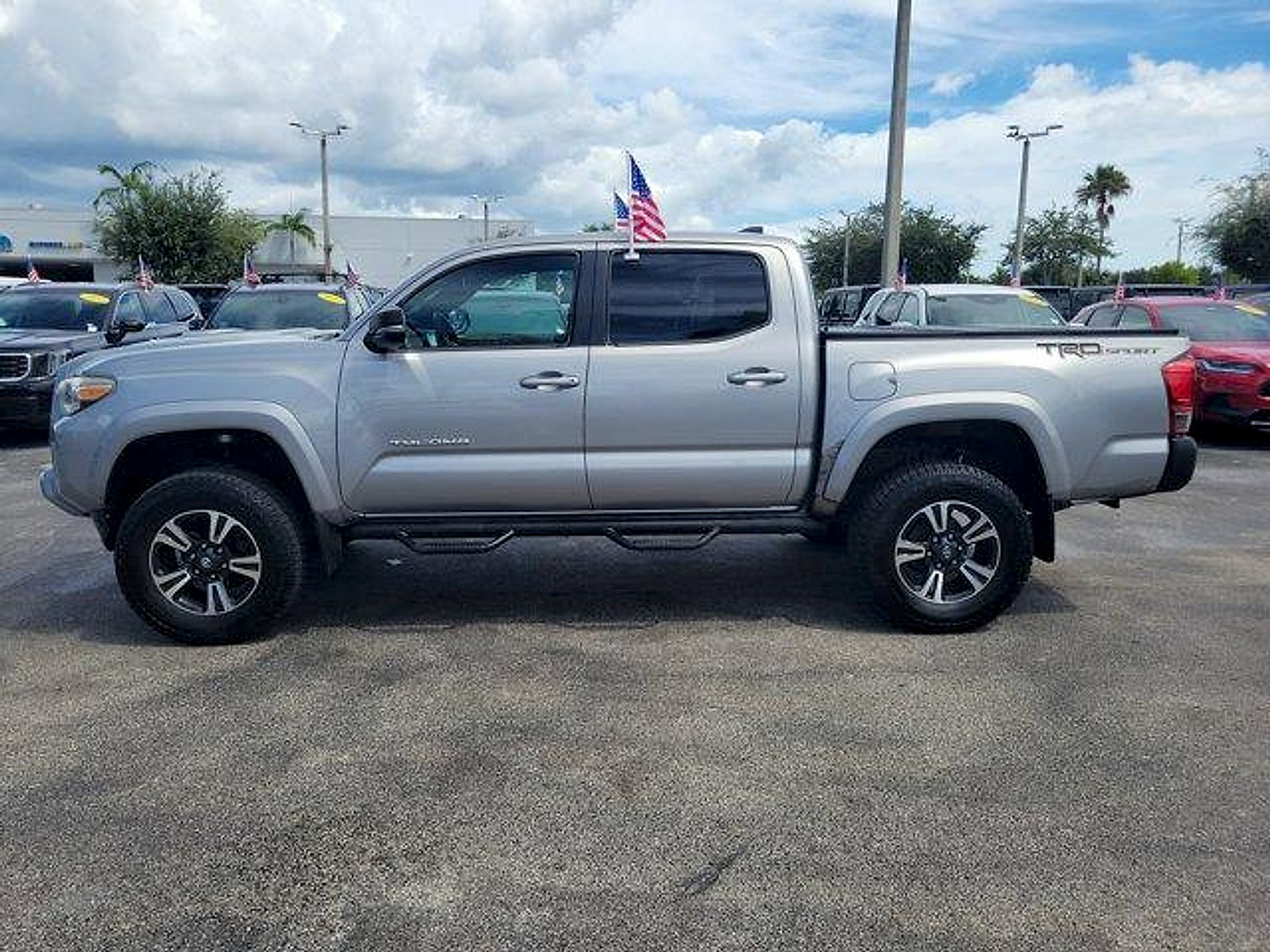 Used 2016 Toyota Tacoma TRD Sport w/ Towing Package RWD image 4