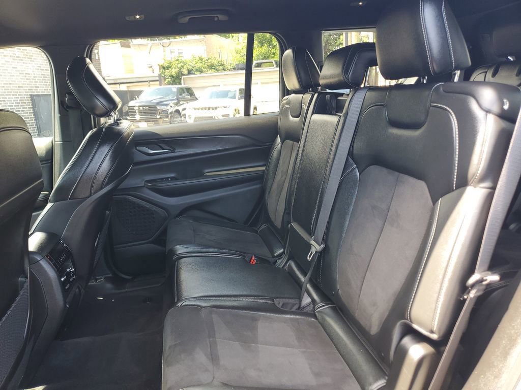 Used 2024 Jeep Grand Cherokee L Laredo AWD/4WD image 13