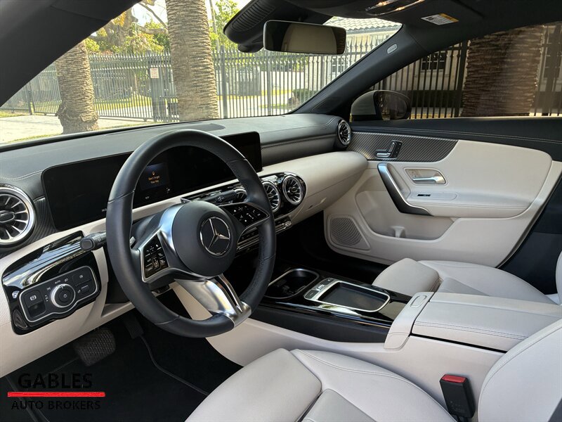 Used 2025 Mercedes-Benz CLA 250 image 13
