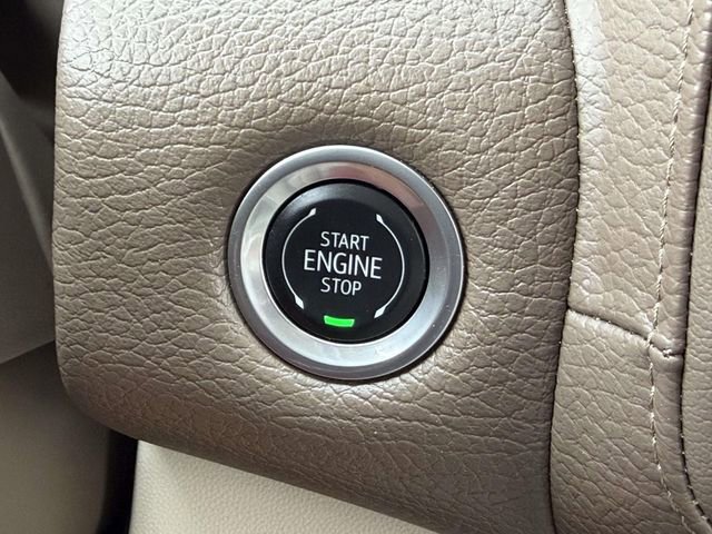 Used 2024 GMC Yukon XL Denali AWD/4WD image 23