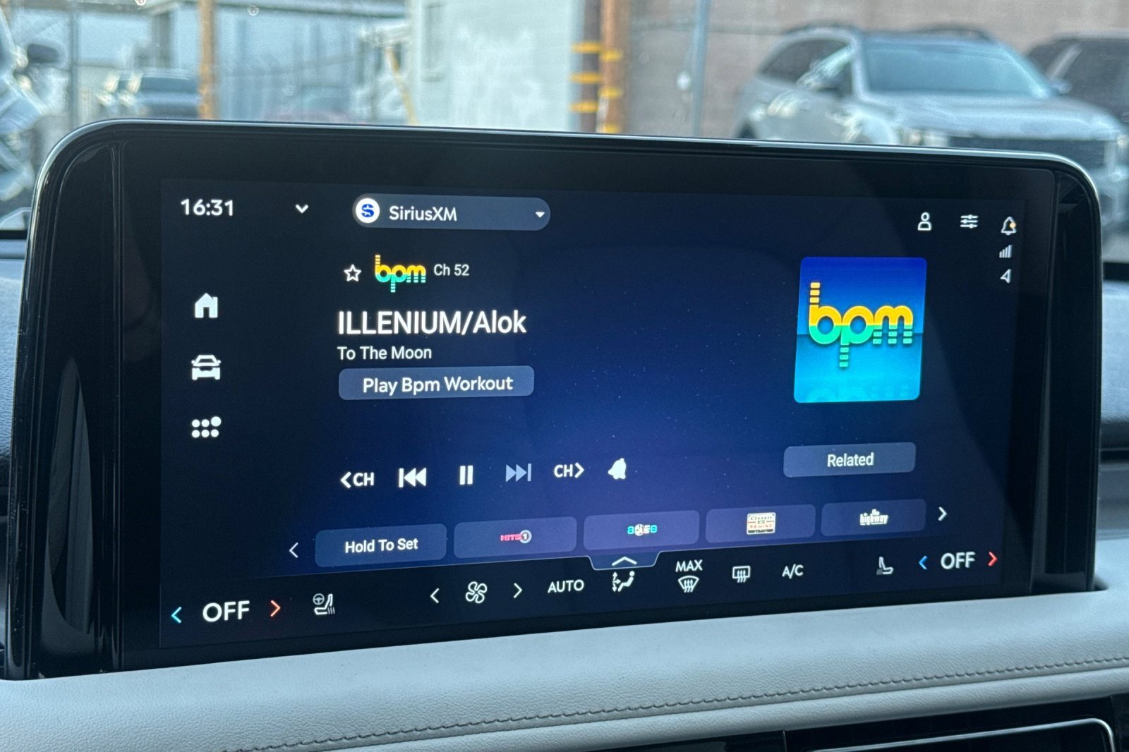 New 2026 Lincoln Aviator AWD w/ Jet Appearance Package image 16