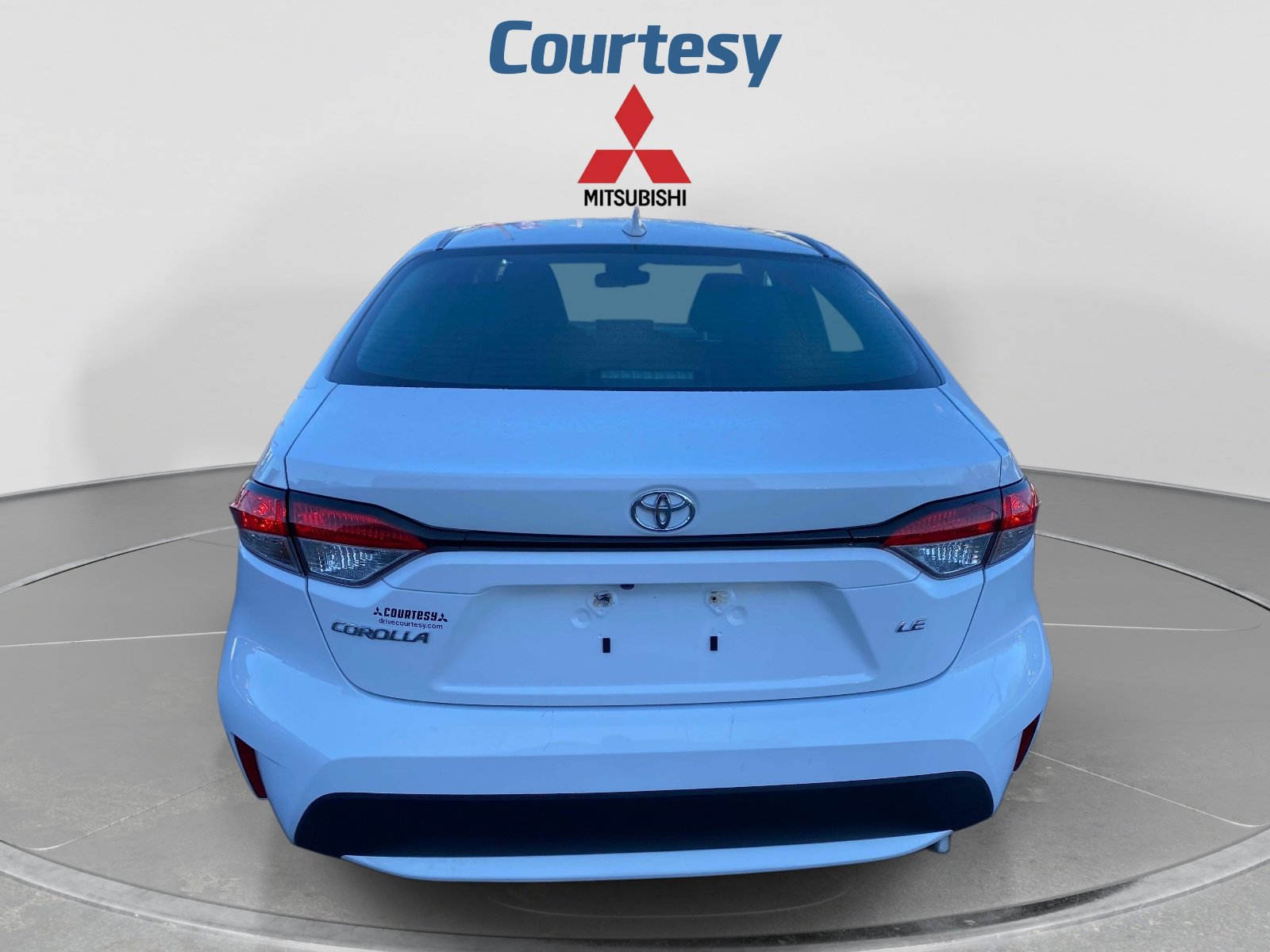 Used 2021 Toyota Corolla LE FWD image 4