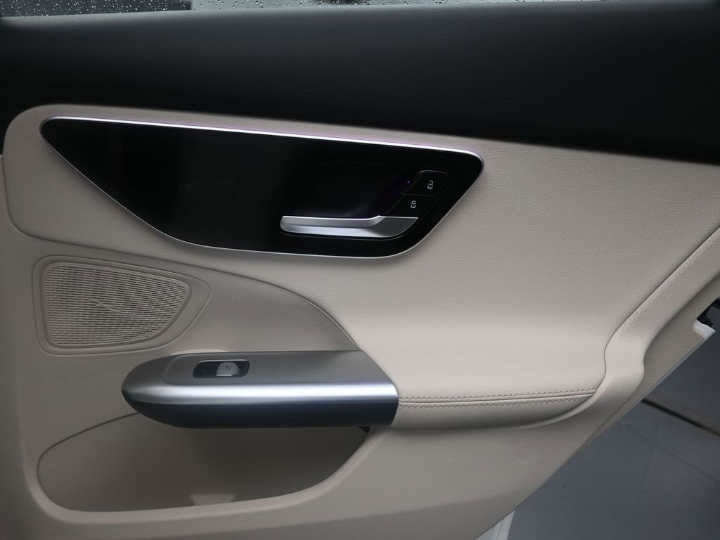 Used 2024 Mercedes-Benz C 300 Sedan image 29