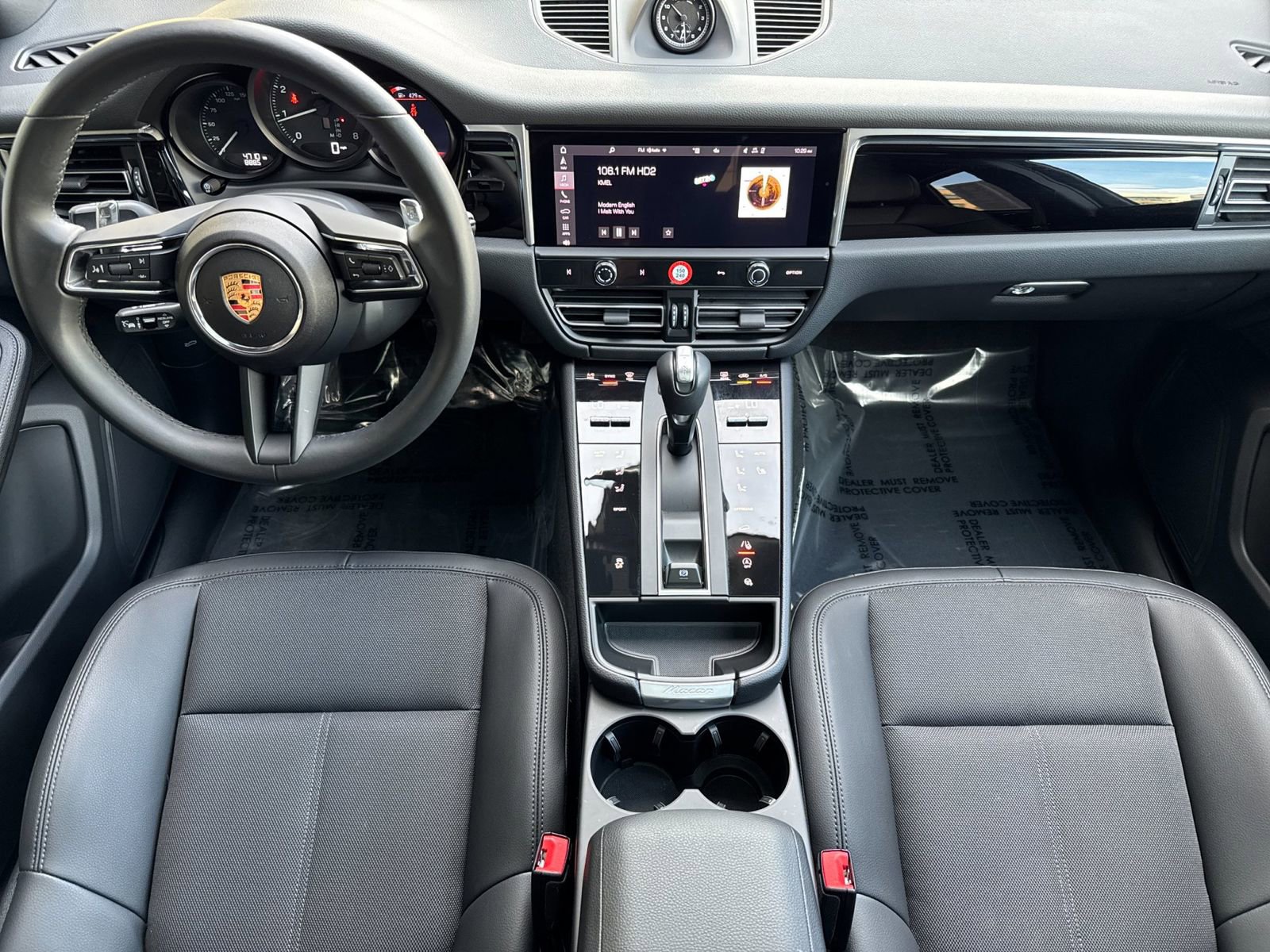 Certified 2025 Porsche Macan image 6
