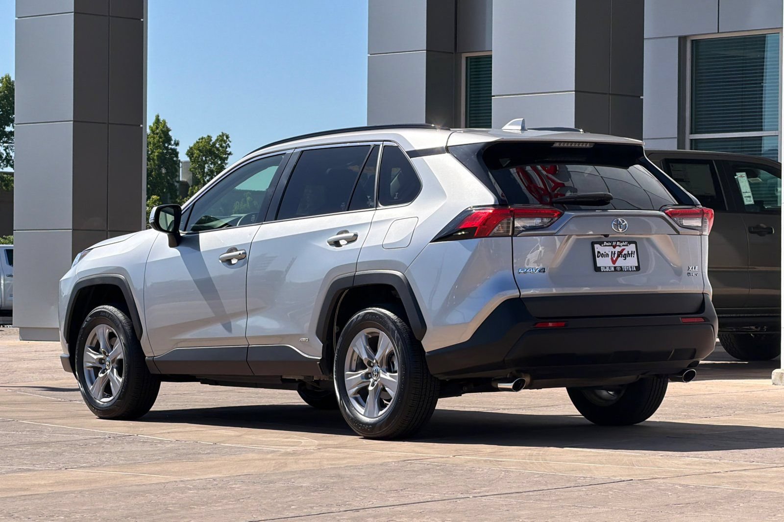 Used 2025 Toyota RAV4 XLE AWD/4WD image 6
