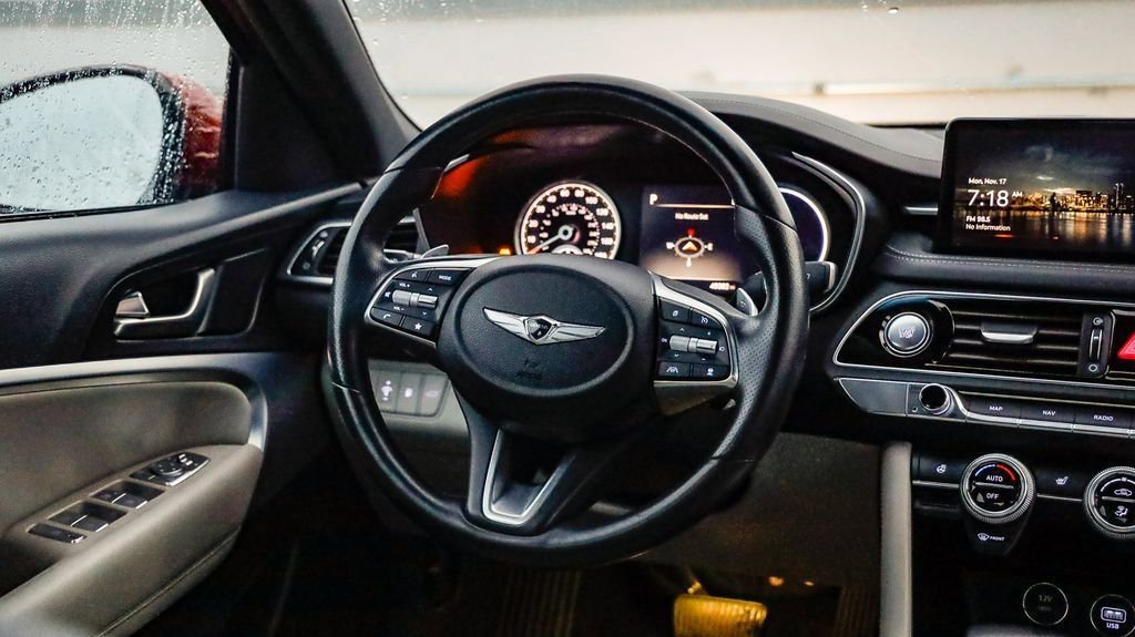 Used 2023 Genesis G70 2.0T image 16