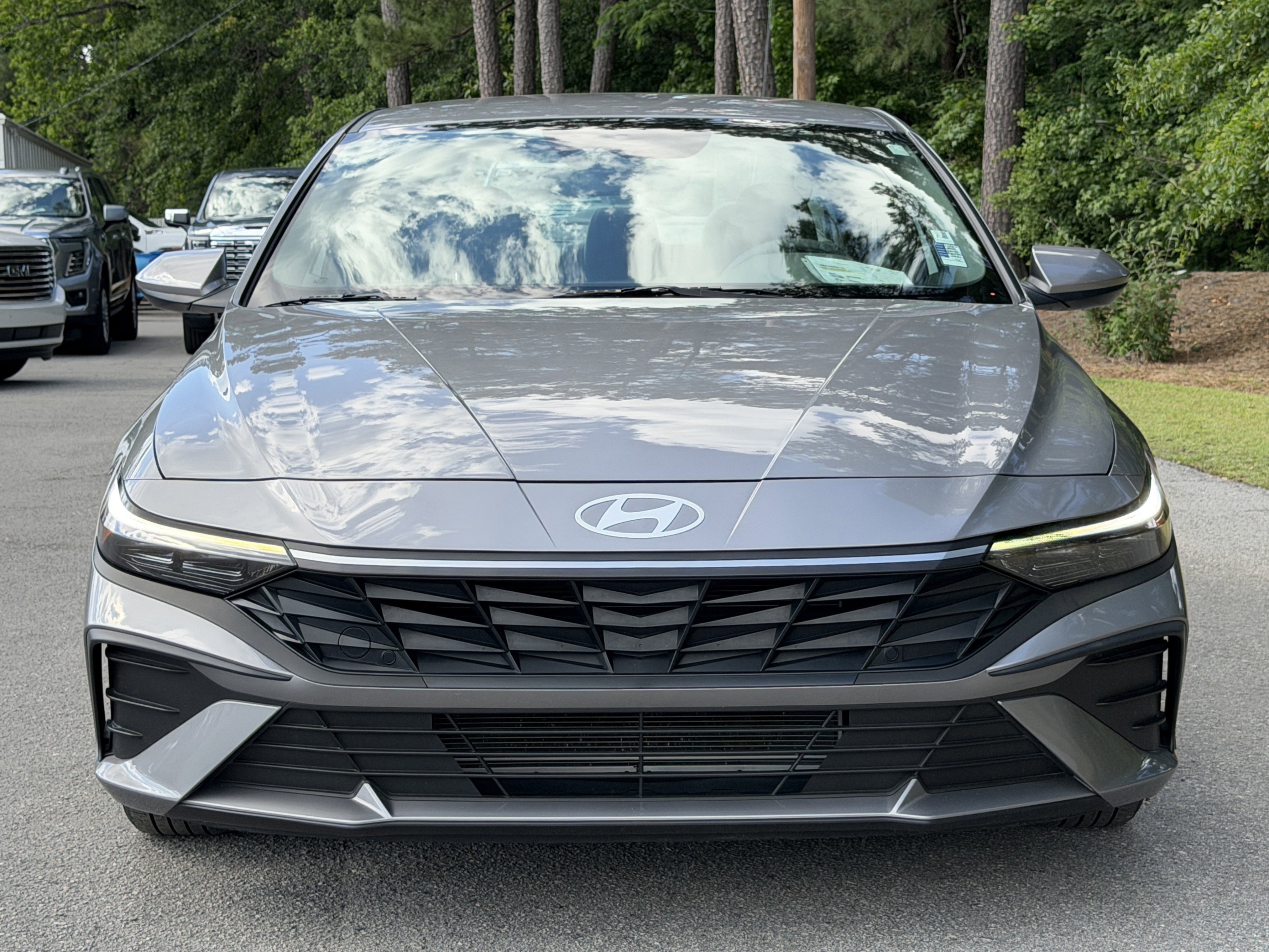 Used 2025 Hyundai Elantra SE w/ Cargo Package FWD image 38