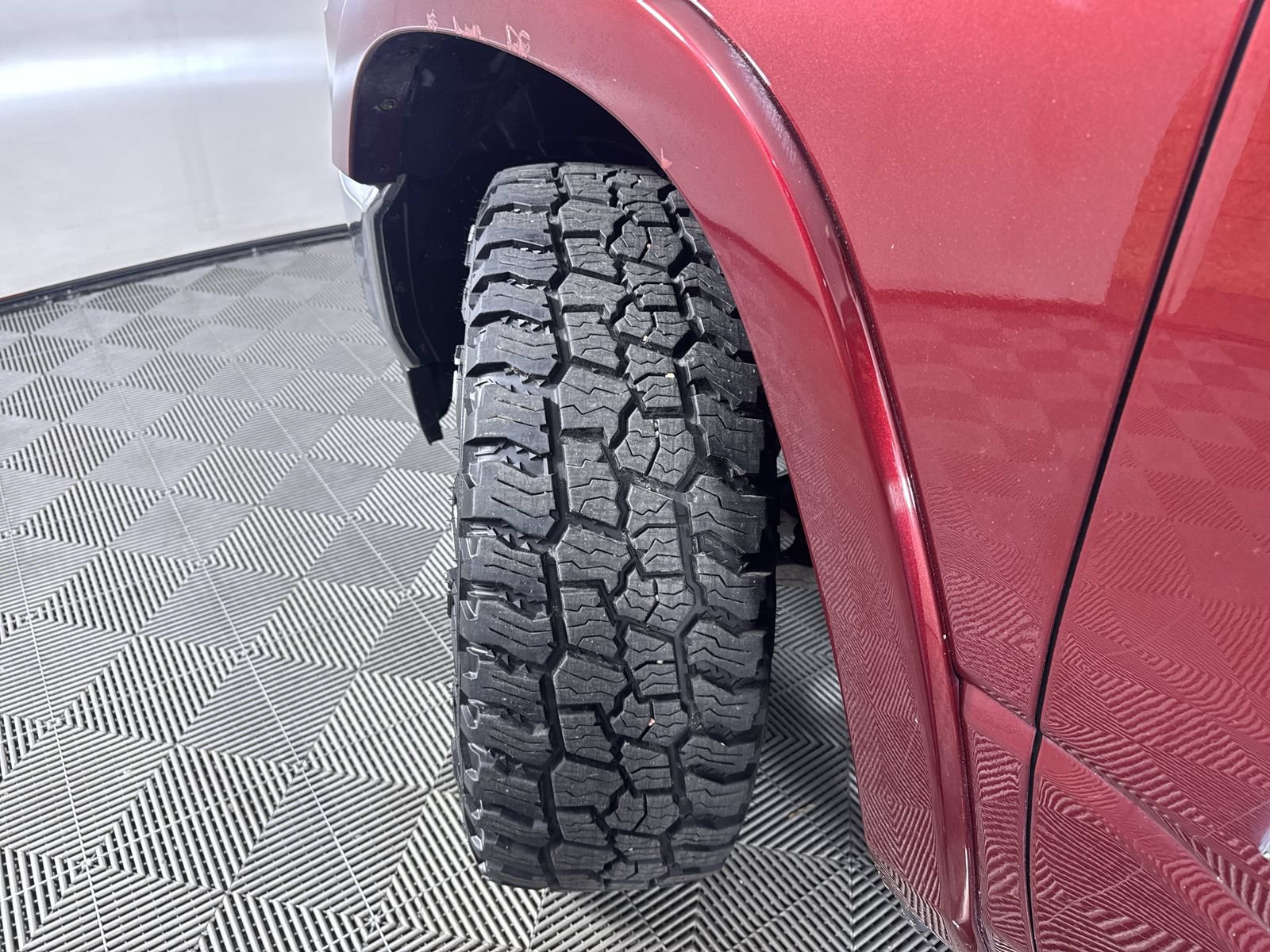 Used 2019 RAM 1500 Laramie AWD/4WD image 27