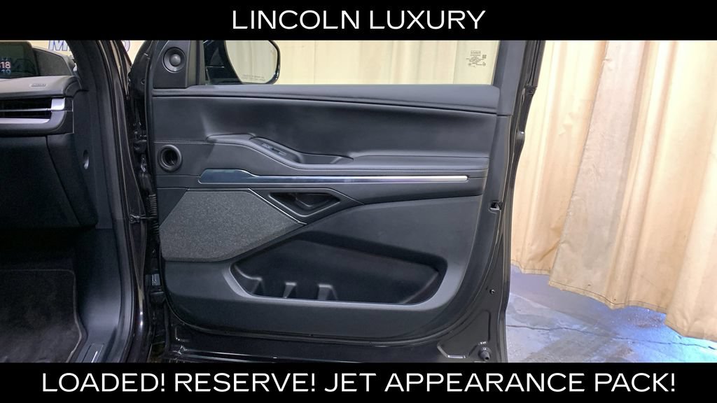 Used 2025 Lincoln Navigator Reserve w/ Jet Appearance Package AWD/4WD image 11