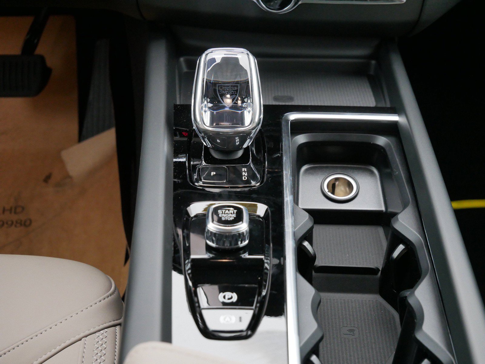 New 2027 Volvo XC60 B5 Plus AWD/4WD image 9