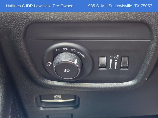 Used 2024 Jeep Grand Cherokee Limited w/ Black Appearance Package RWD image 28