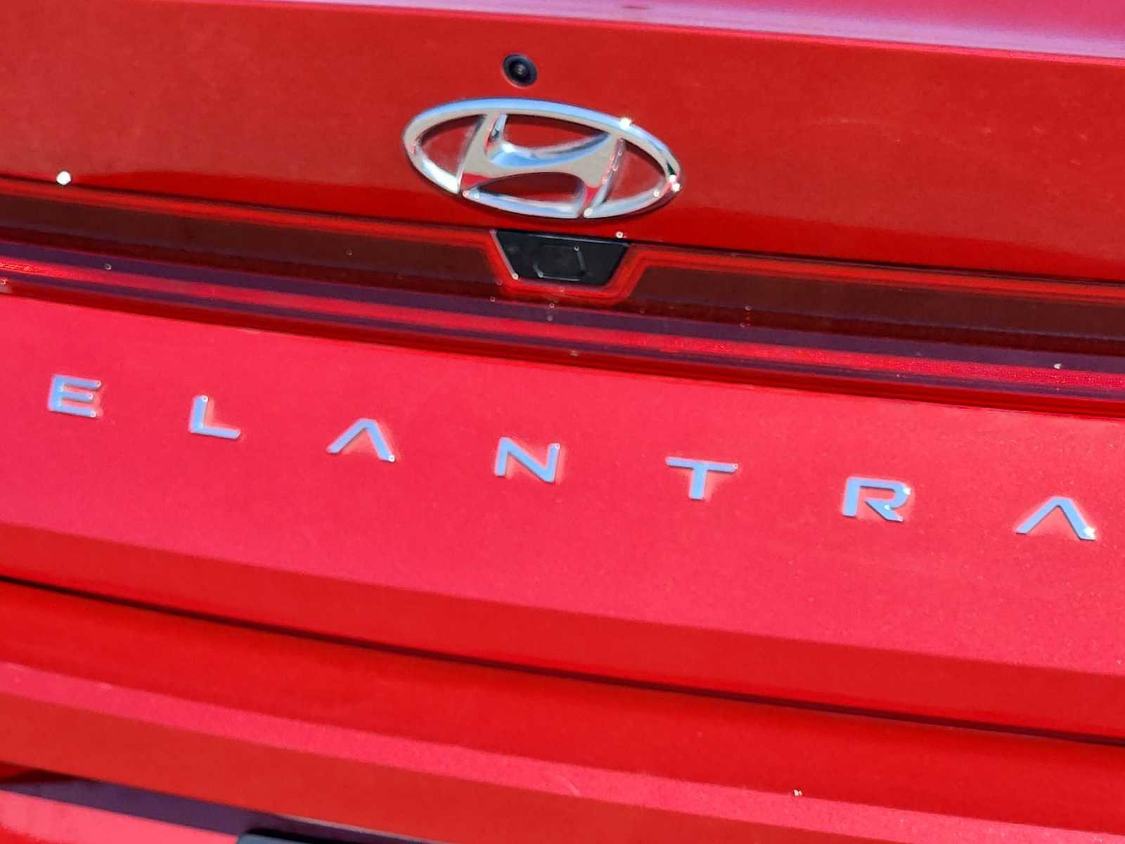 Used 2023 Hyundai Elantra Limited FWD image 11