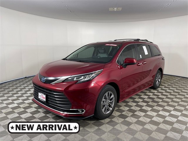 Used 2023 Toyota Sienna XLE