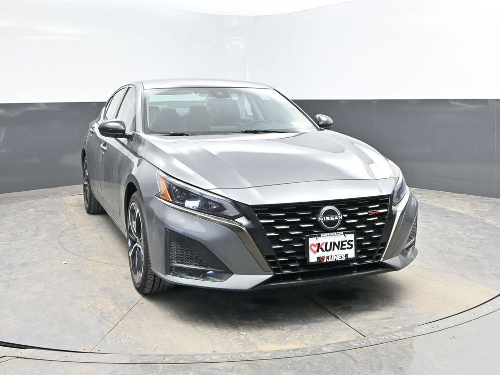 Used 2025 Nissan Altima 2.5 SR image 4
