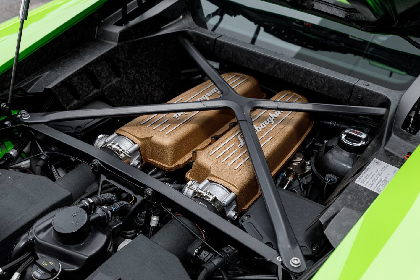 Used 2018 Lamborghini Huracan Performante AWD/4WD image 51