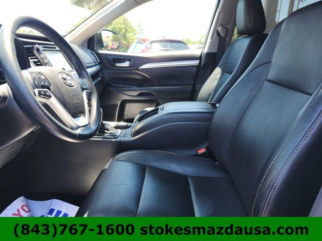 Used 2016 Toyota Highlander XLE AWD/4WD image 19