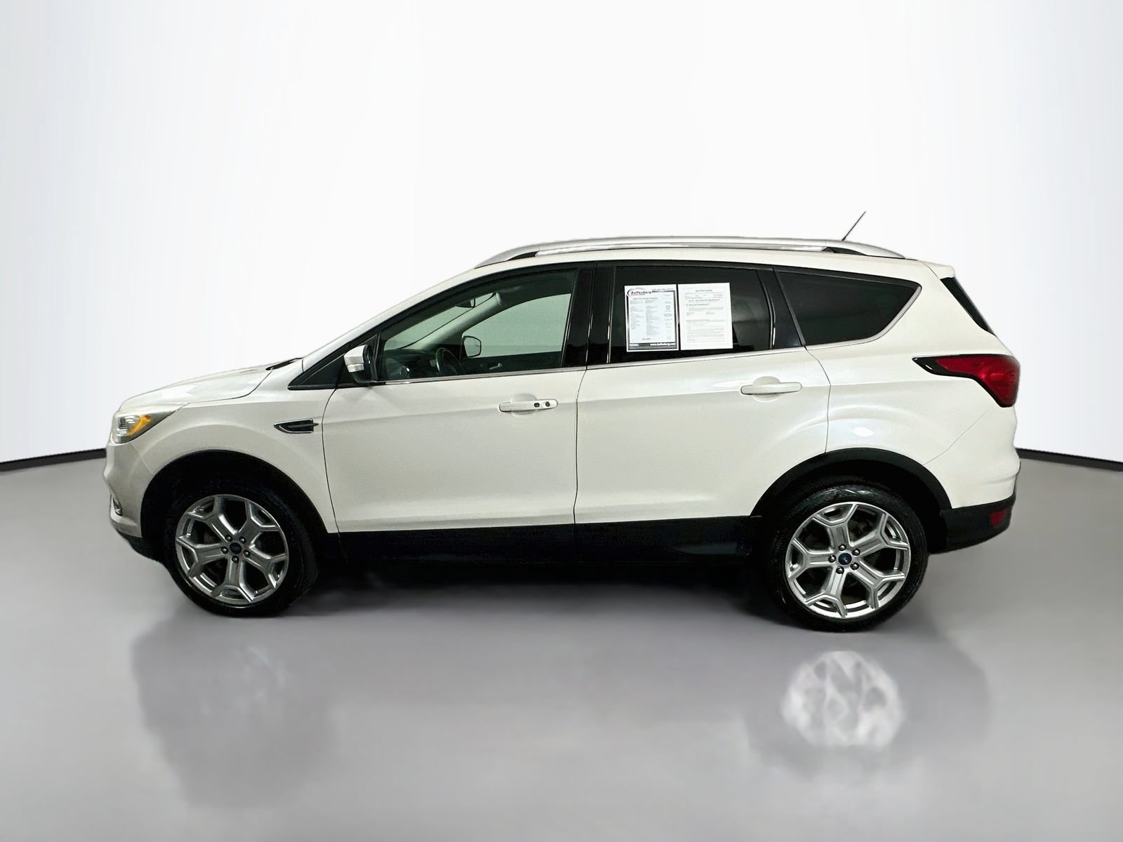 Used 2019 Ford Escape Titanium AWD/4WD image 4