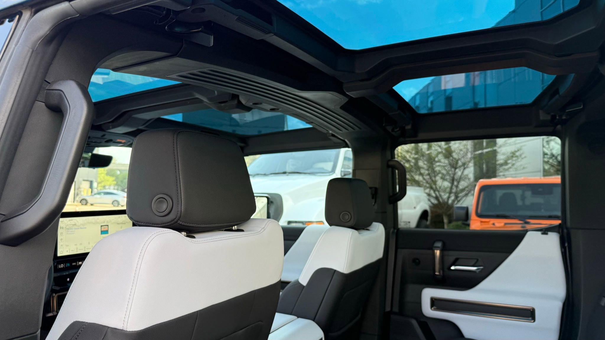 Used 2024 GMC Hummer EV 3X w/ Omega Edition AWD/4WD image 35