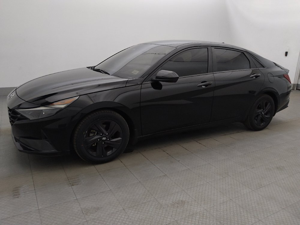 Used 2022 Hyundai Elantra SEL w/ Convenience Package FWD image 2