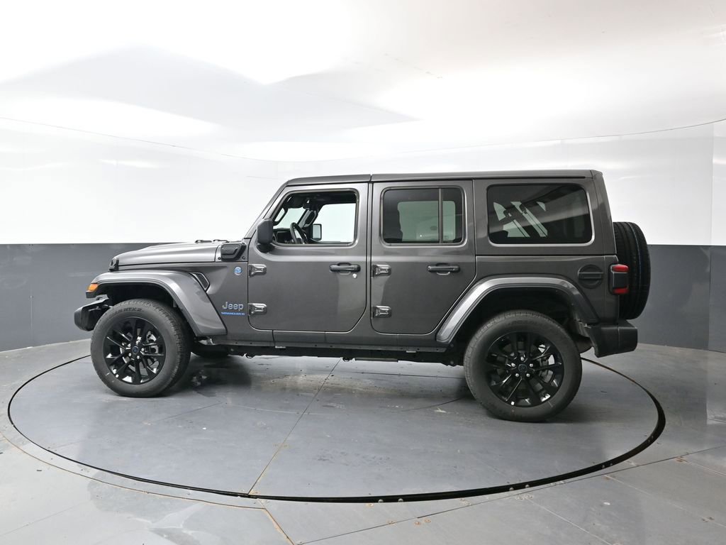 Used 2025 Jeep Wrangler Unlimited Sahara w/ Safety Group AWD/4WD image 10