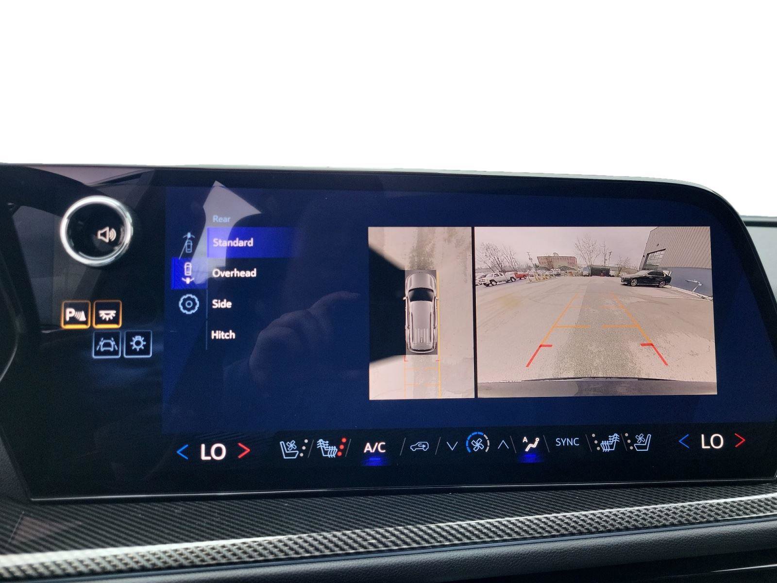 New 2026 Chevrolet Traverse High Country w/ LPO, Floor Liner Package AWD/4WD image 19