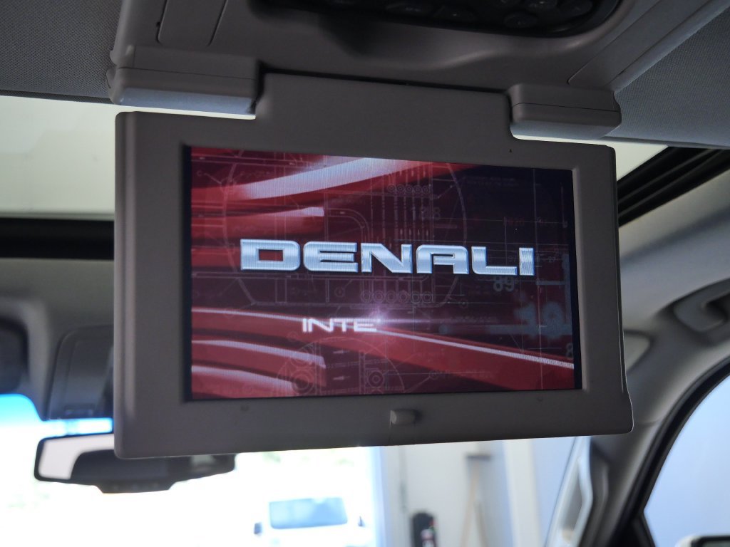 Used 2016 GMC Yukon Denali w/ Open Road Package AWD/4WD image 15