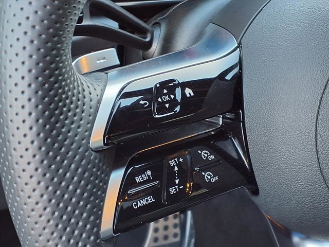 Used 2025 Mercedes-Benz GLC 300 image 9