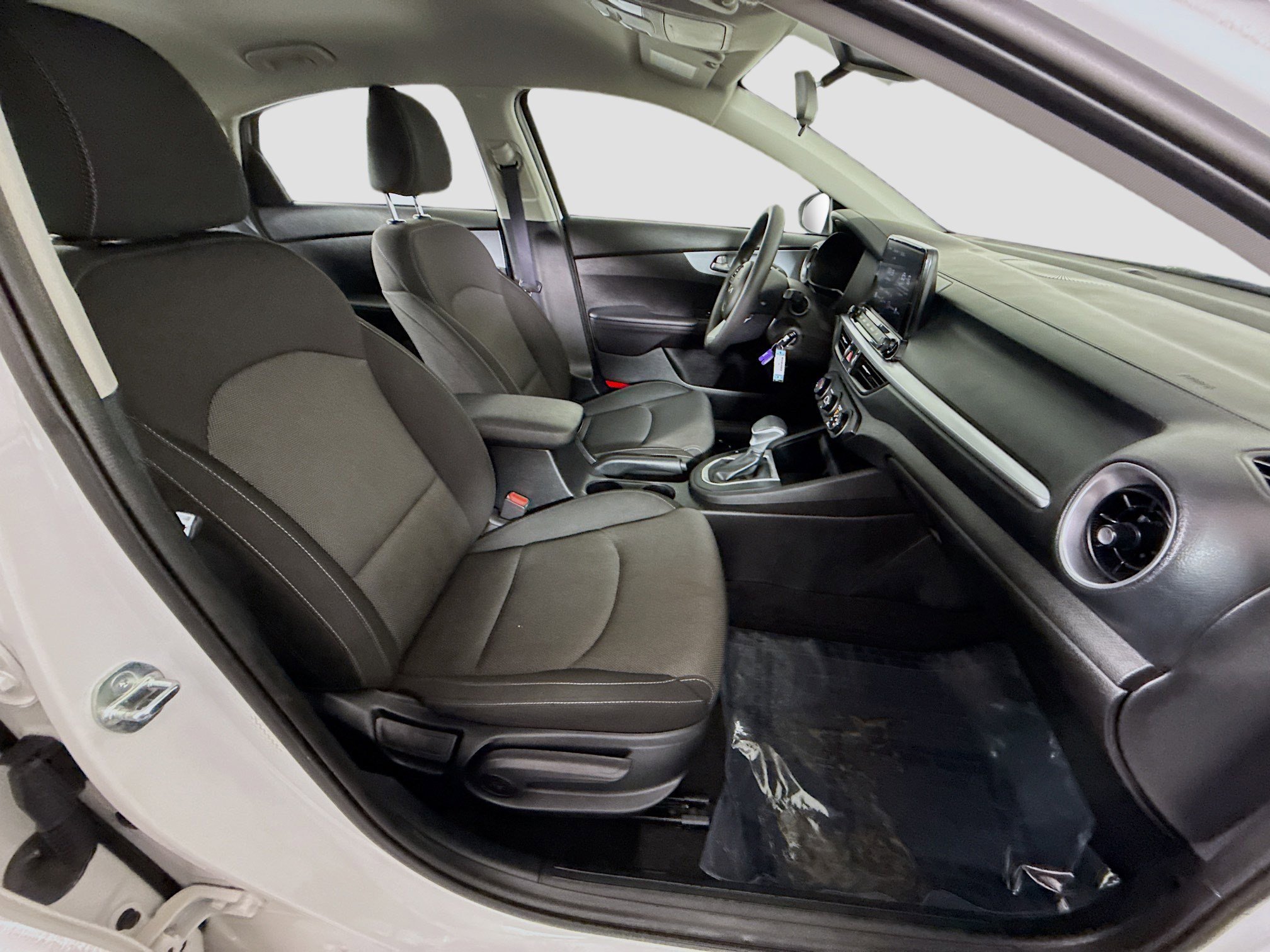 Used 2023 Kia Forte LX image 28