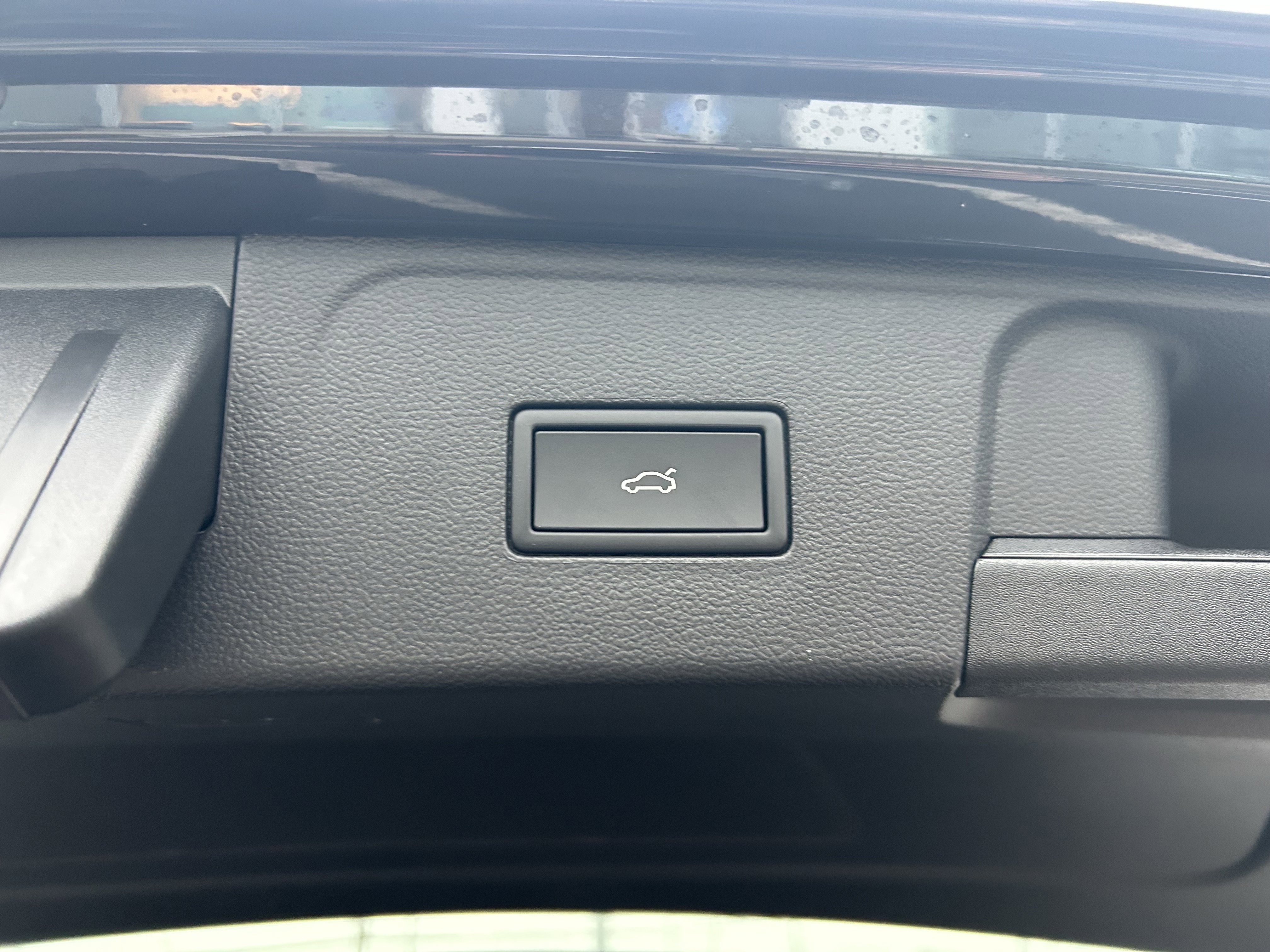 New 2026 Volkswagen Atlas SEL Premium R-Line image 30