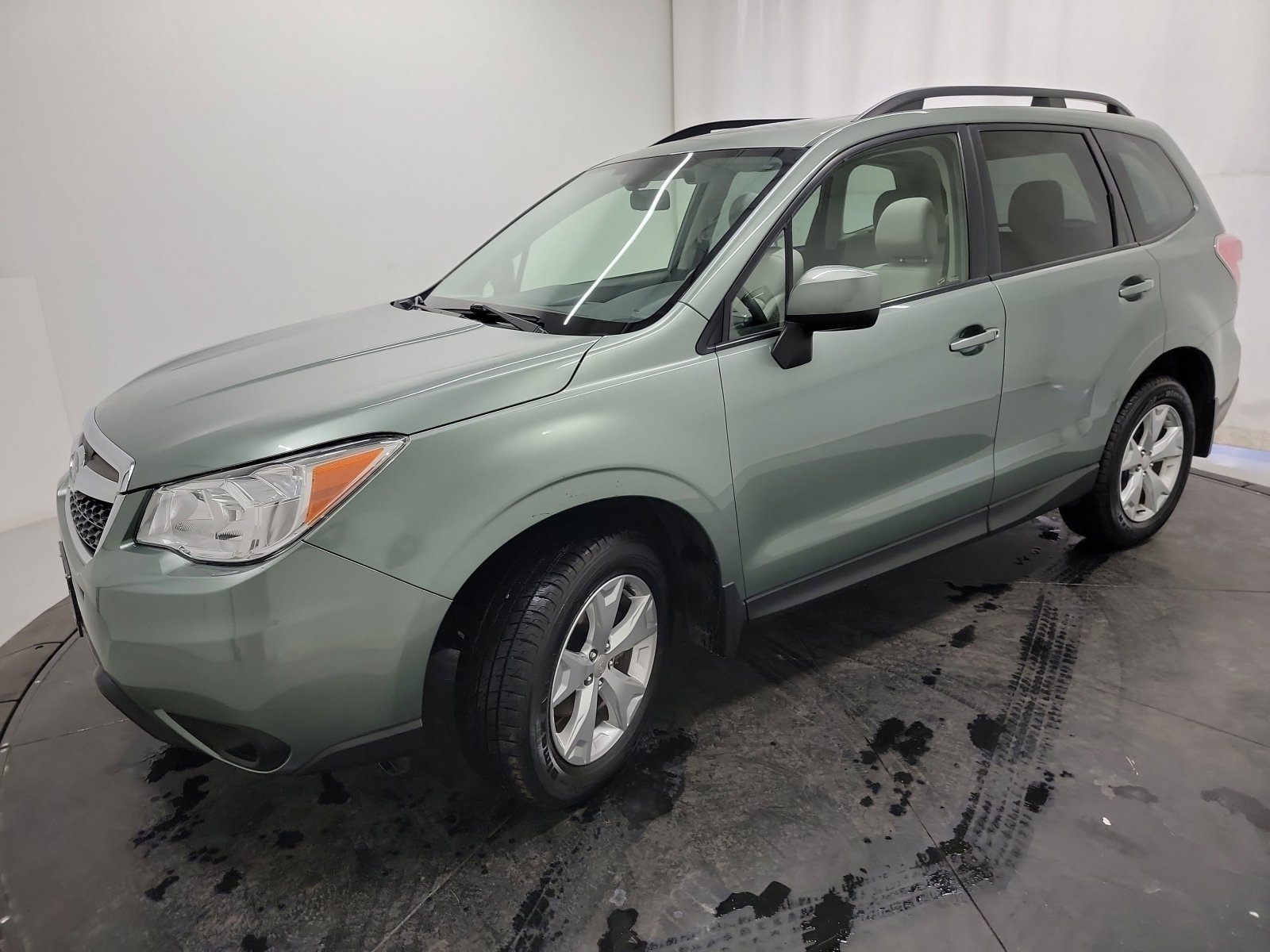 Used 2016 Subaru Forester 2.5i Premium image 3