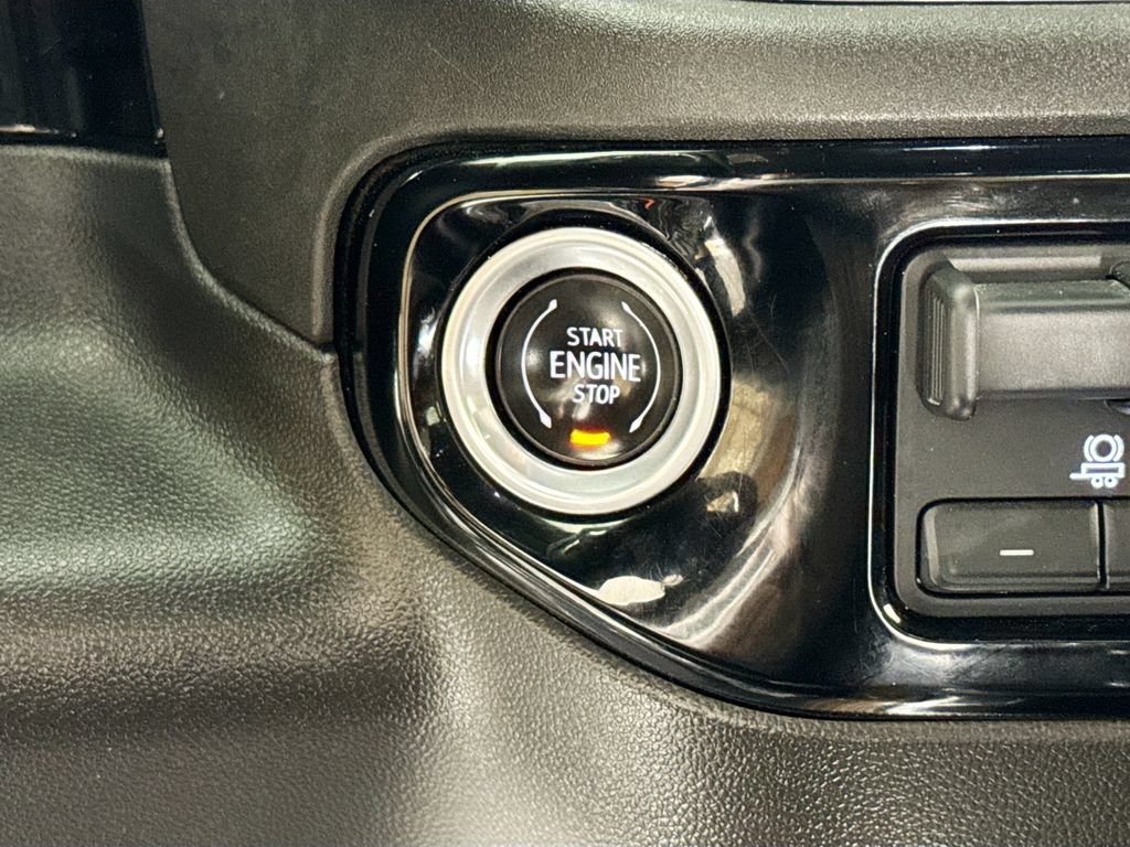 Used 2022 Chevrolet Silverado 1500 LT Trail Boss w/ LT Trail Boss Premium Package AWD/4WD image 16