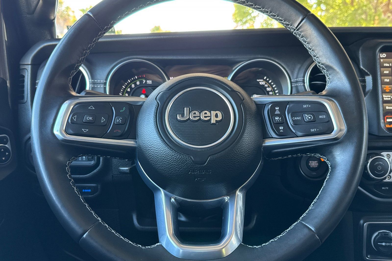 Used 2022 Jeep Wrangler Unlimited Rubicon 4xe w/ Safety Group image 23