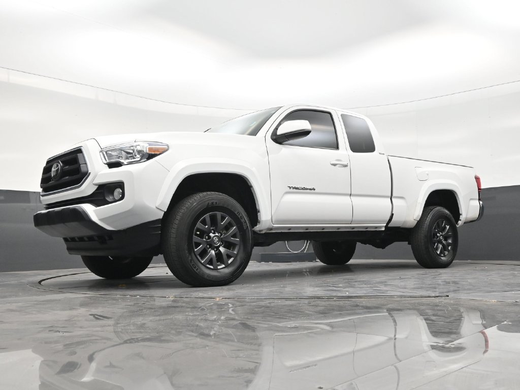Used 2023 Toyota Tacoma SR5 w/ SR5 Appearance Package RWD image 20