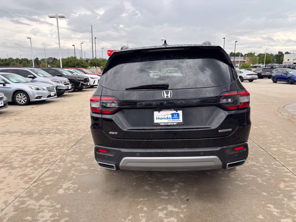 Certified 2025 Honda Pilot Touring image 6