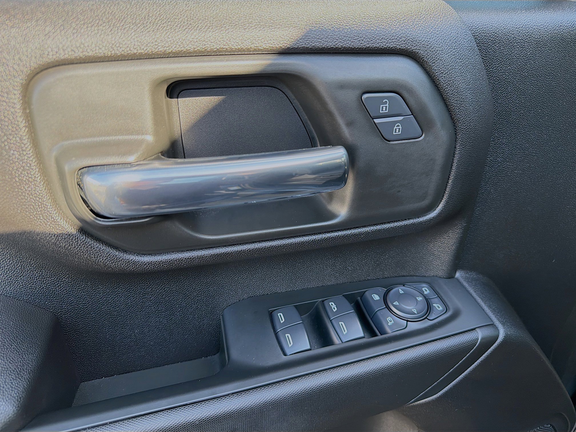 Used 2025 Chevrolet Silverado 2500 Custom w/ Custom Value Package image 22