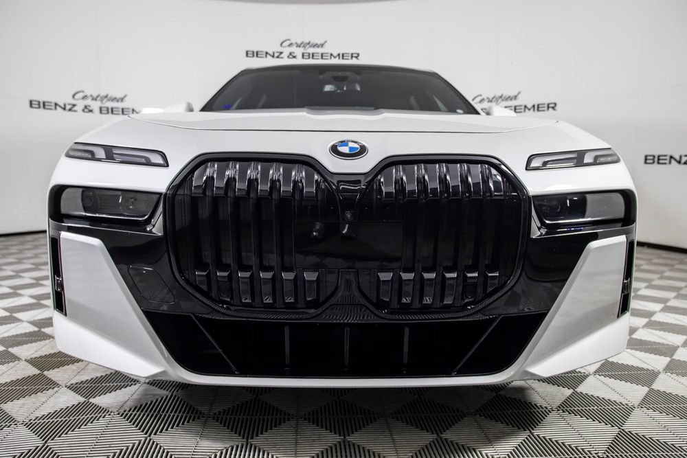 Used 2023 BMW 740i RWD image 5