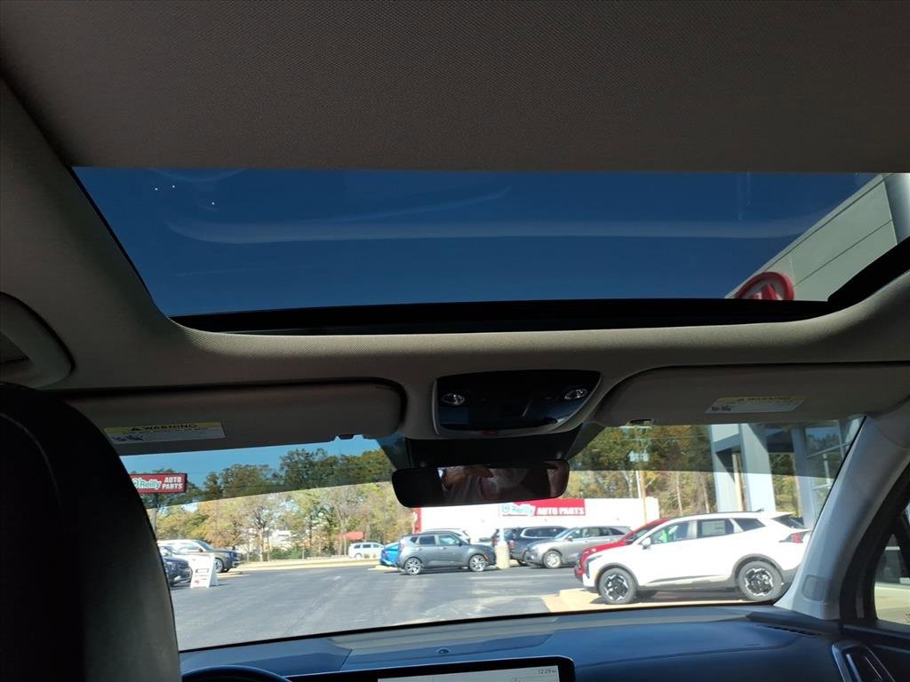 Used 2024 Kia Sorento SX image 12