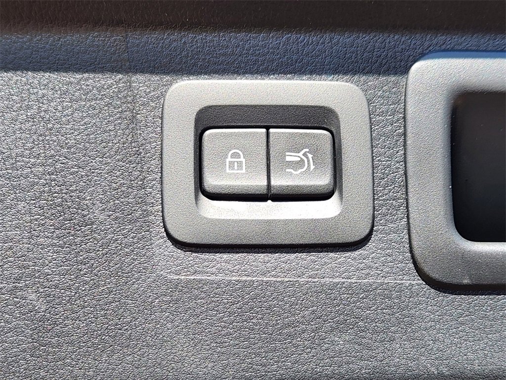 Used 2025 MAZDA CX-50 AWD 2.5 Hybrid w/ Premium Pkg image 23